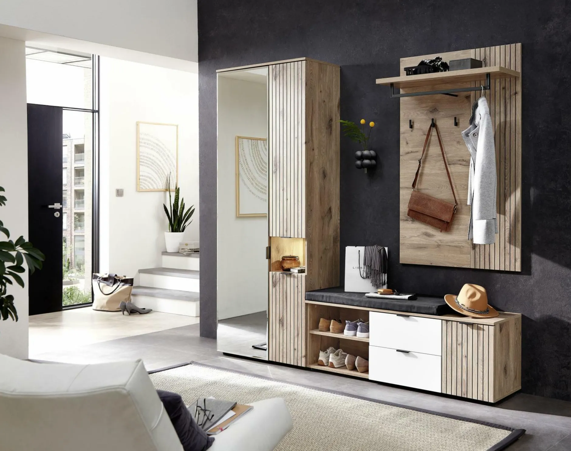 New Bank SENYO Truhen & Bänke