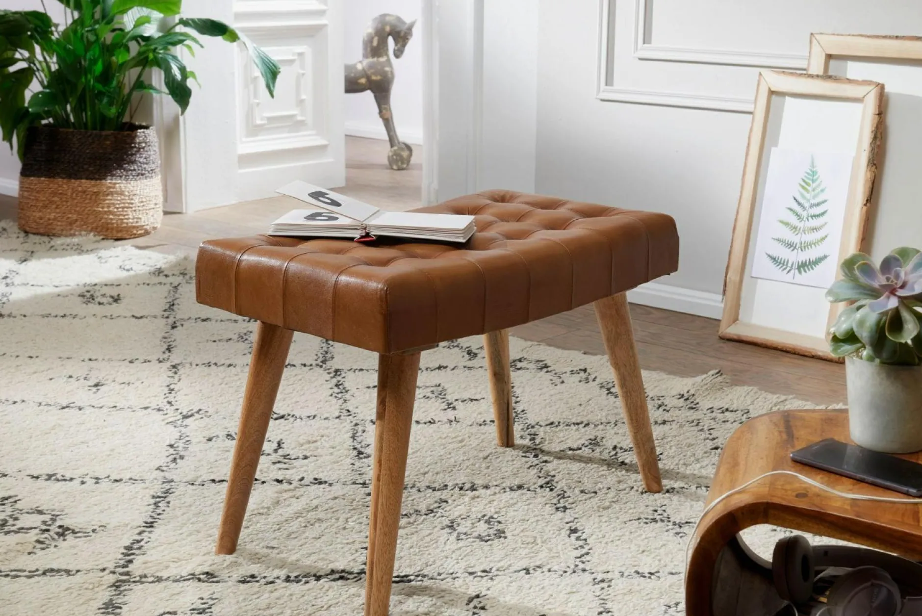 Hot Hocker Hocker|Hocker