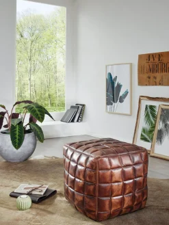 Hot Hocker Hocker|Hocker