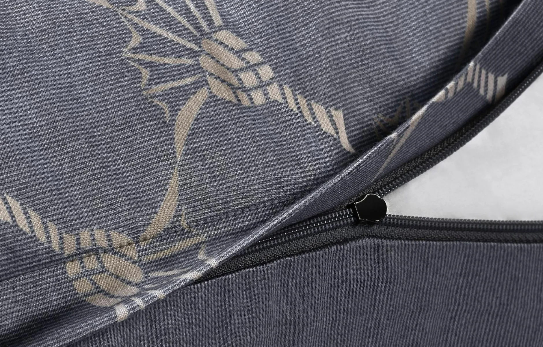 Hot Kissenhülle Mako-Satin Kissen & Hüllen